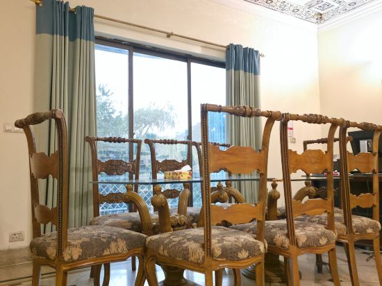 Фото Executive Galaxy Guest House