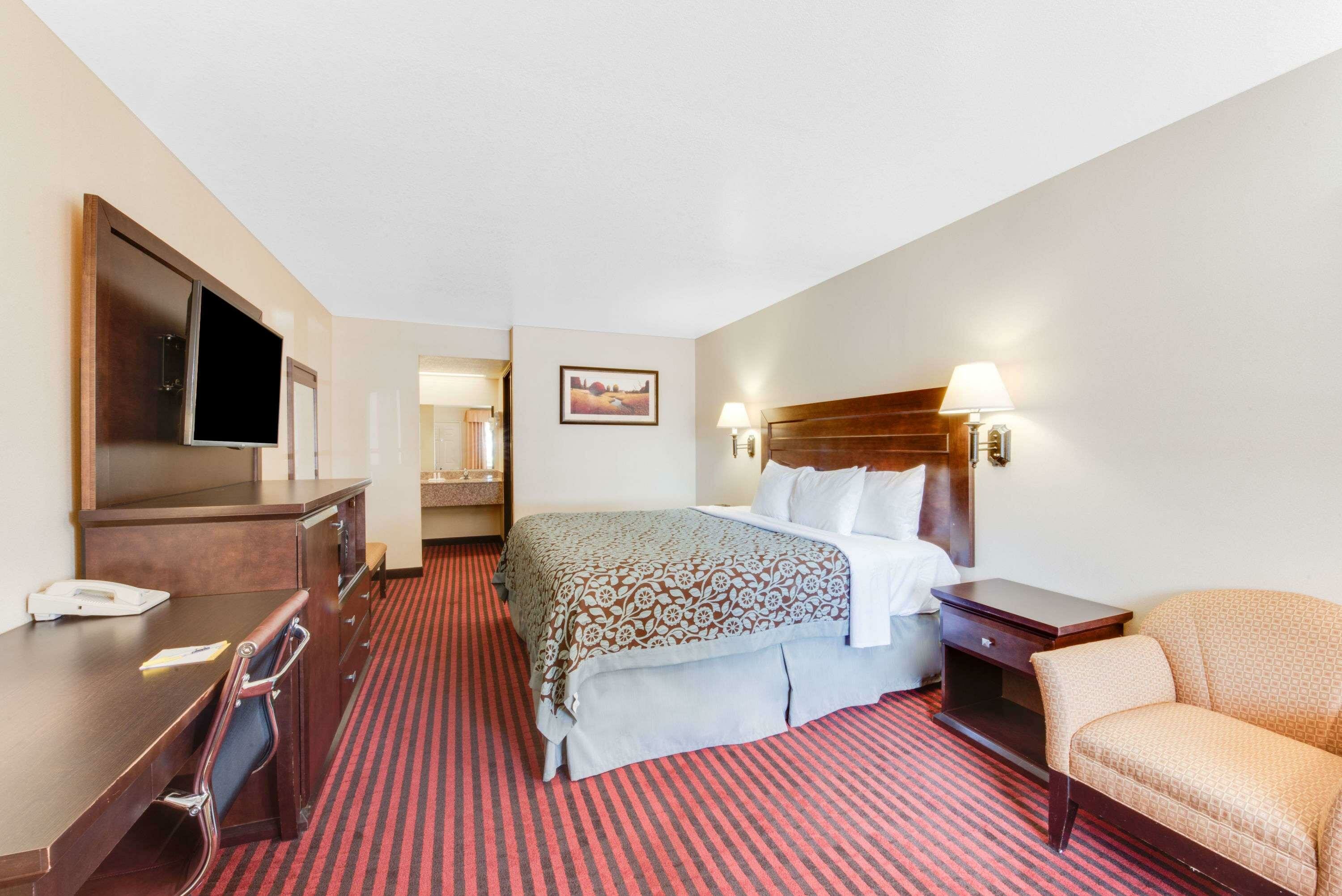 Фото Days Inn by Wyndham Fort Stockton