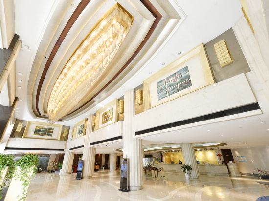 Фото Kunshan Yizui Crown Hotel