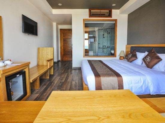 Фото SeaSing Boutique Hotel