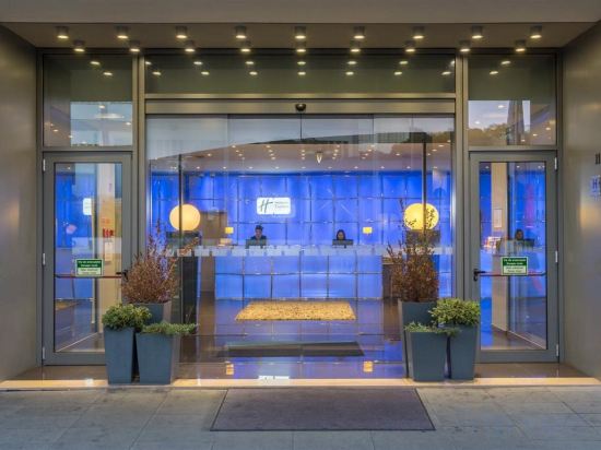 Фото Holiday Inn Express Lisbon Alfragide, an Ihg Hotel