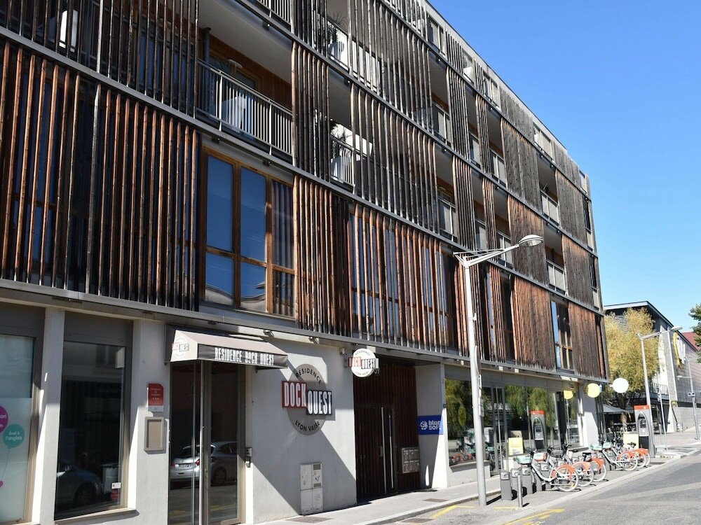 Фото Adonis Lyon Dock Ouest