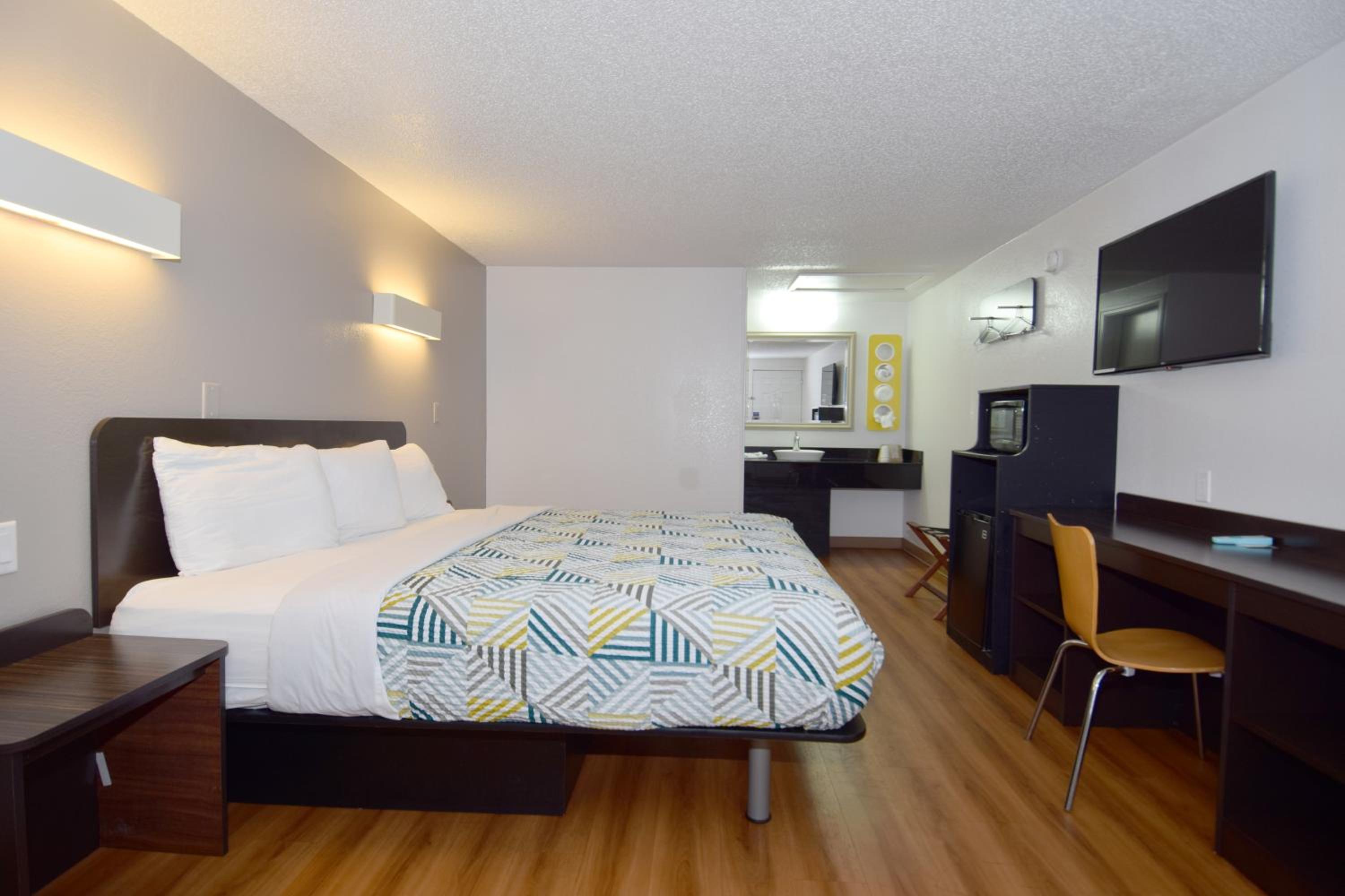 Фото Motel 6 Hamburg, Ny