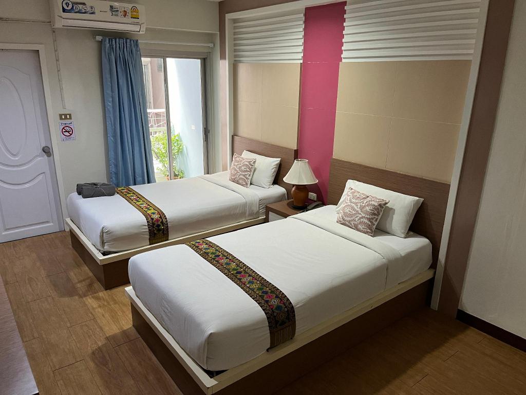 Фото Charoenchit House