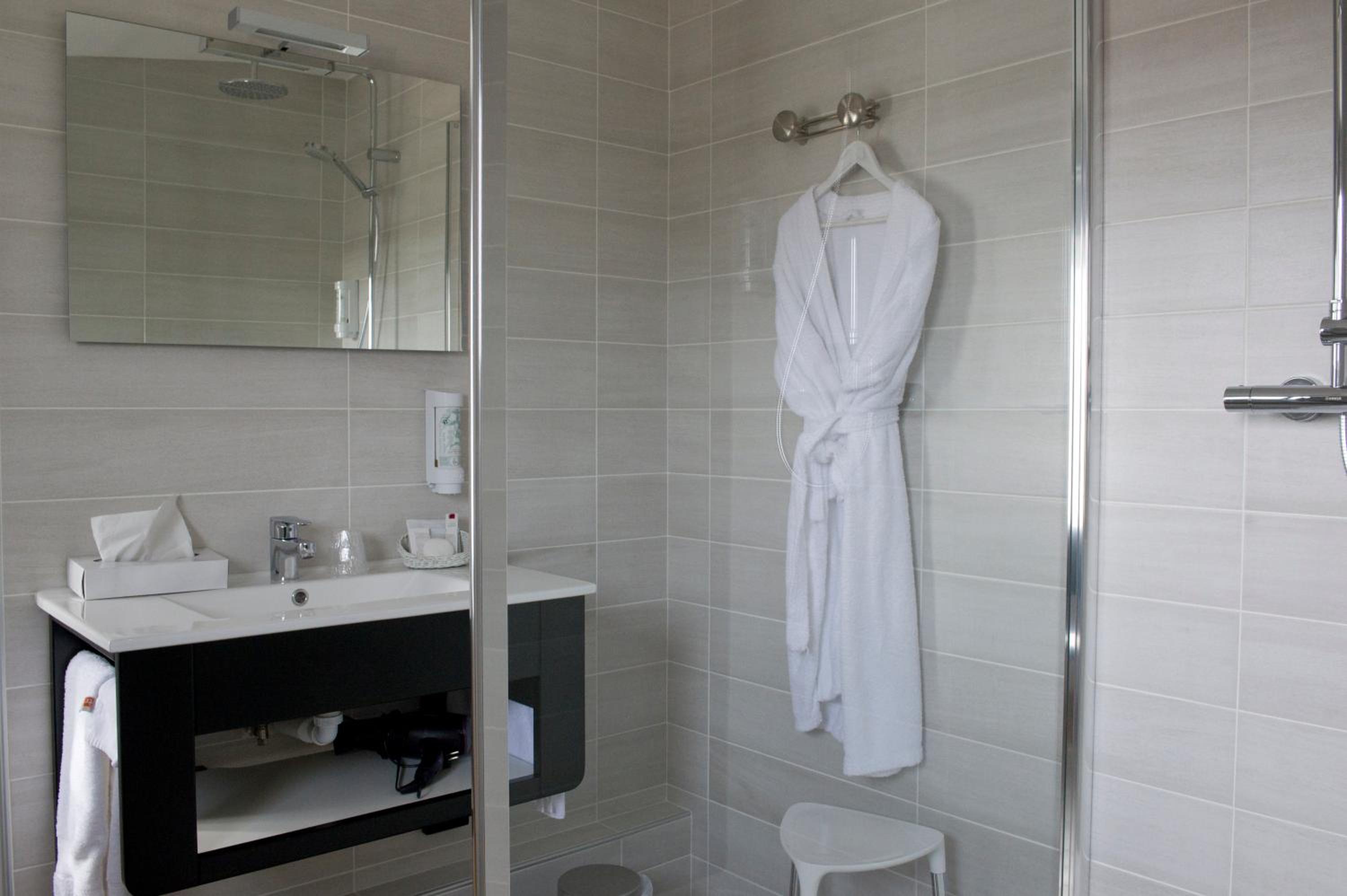 Фото Hôtel Les Remparts