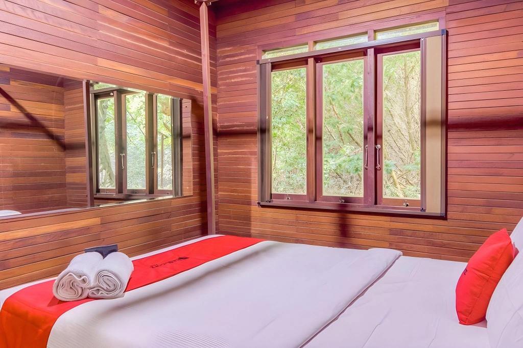 Фото RedDoorz Resort @ Taman Wisata Mangrove