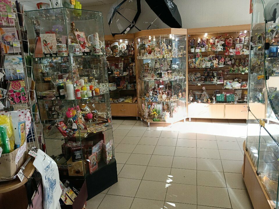 Gift and souvenir shop Podarki, Pskov, photo
