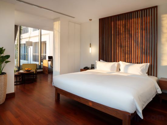 Фото Koulen Central Hotel