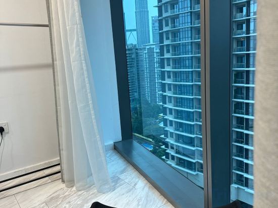 Фото Eaton Residences Klcc by Luna