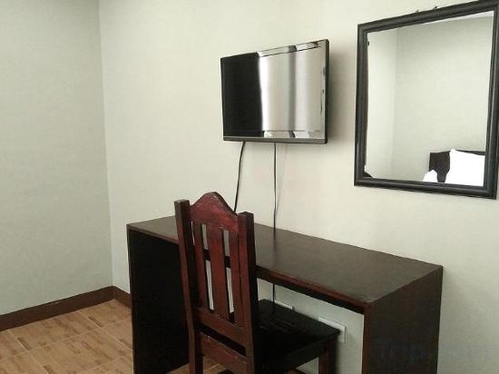 Фото Harbour Gardens Tourist Inn