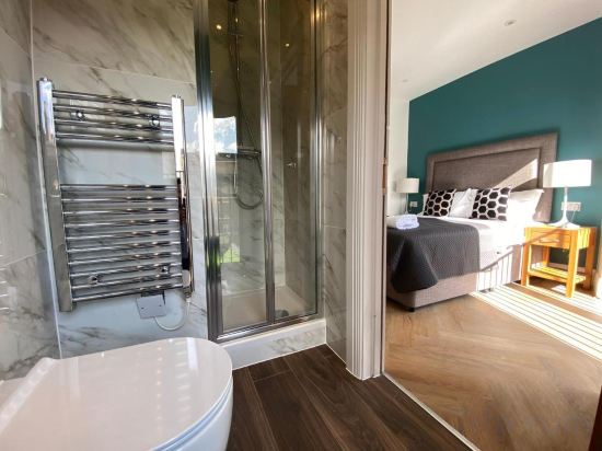 Фото Staines Riverside by Charles Hope