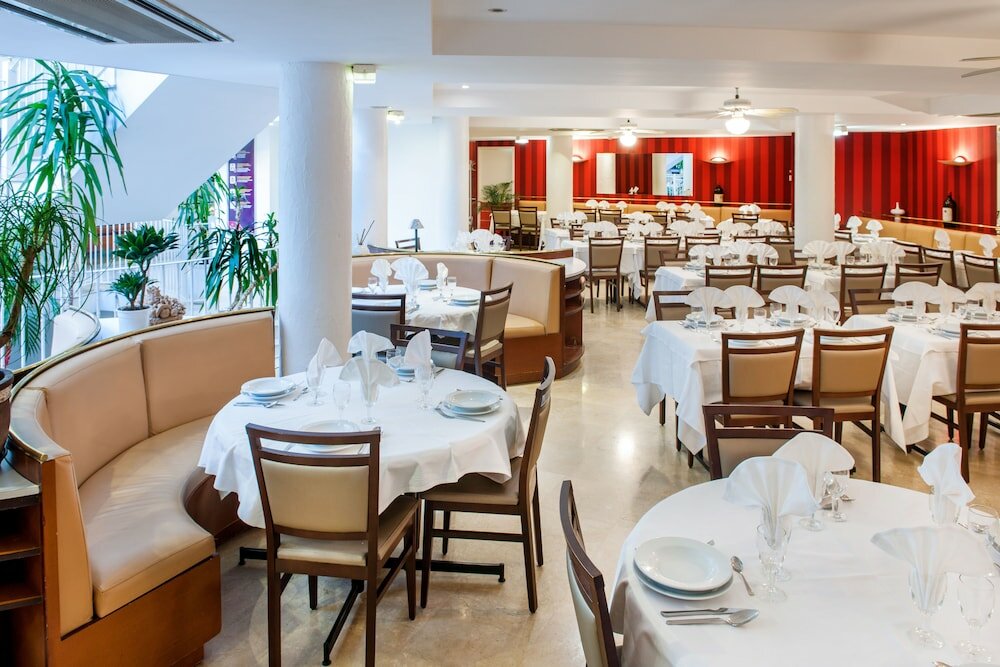 Фото Hotel Saint Sauveur