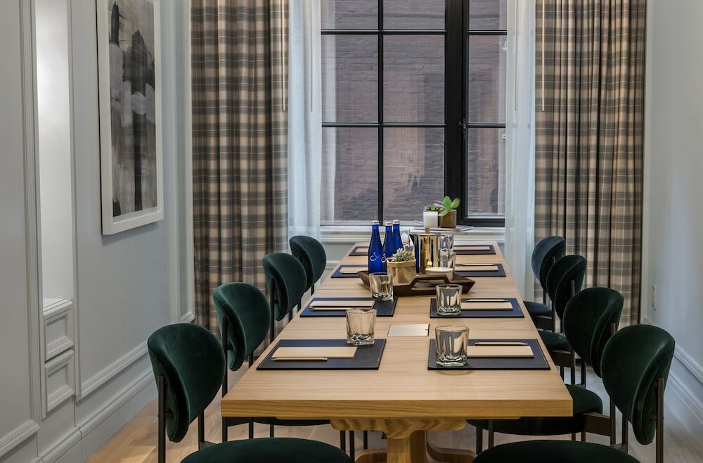 Фото Merrion Row Hotel and Public House