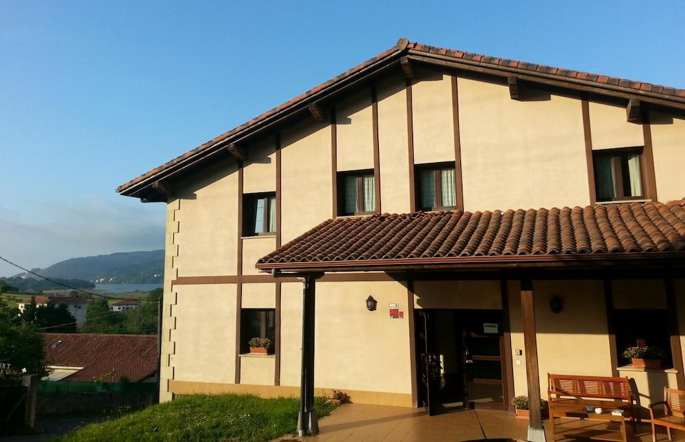 Фото Hotel Ibaigune