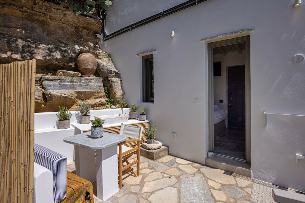 Фото Living Theros Luxury Suites