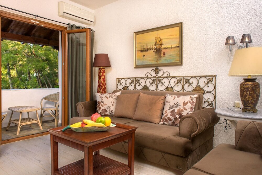 Фото Leandros Hotel