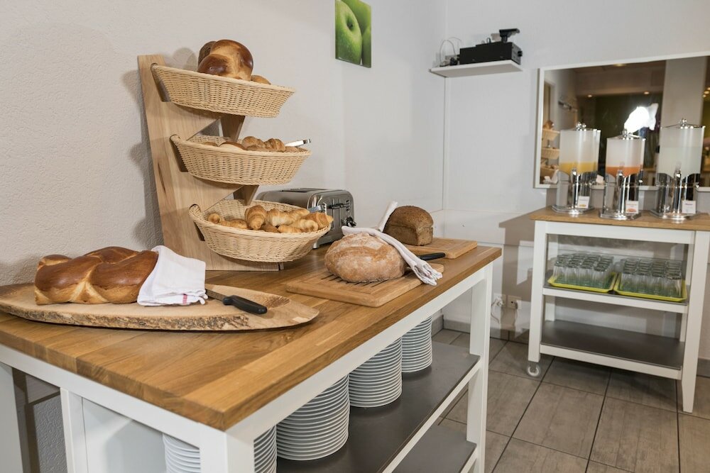 Фото Hotel Waldhorn