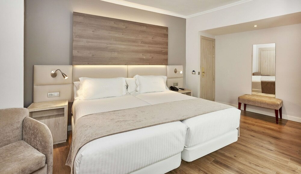 Фото Nh Córdoba Califa Hotel