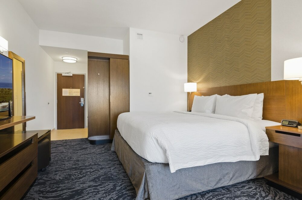 Фото Fairfield Inn & Suites by Marriott St Petersburg North