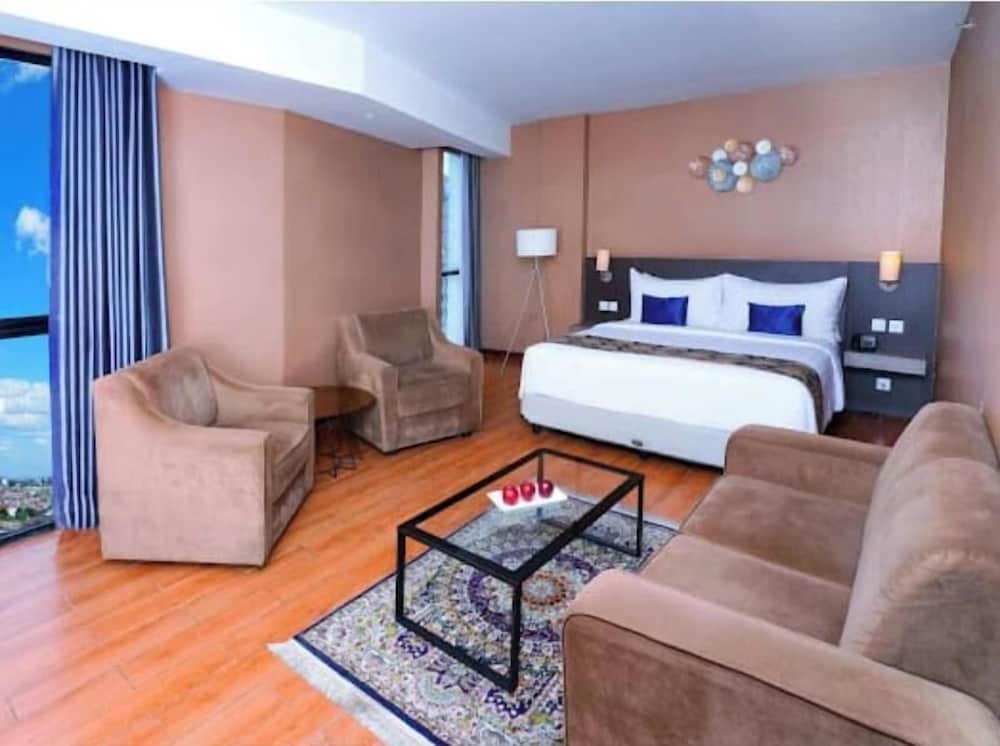 Фото Aston Inn Pandanaran Semarang