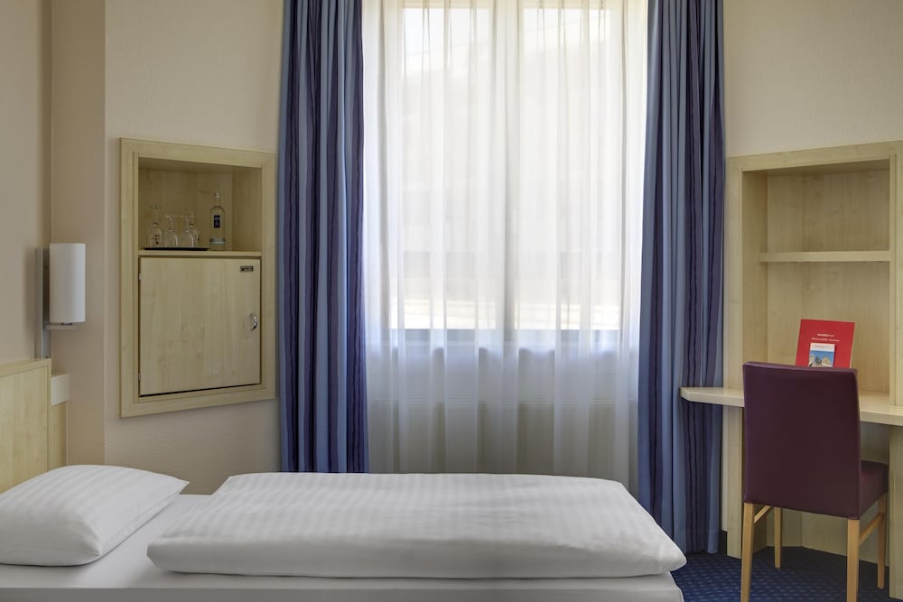 Фото IntercityHotel Freiburg