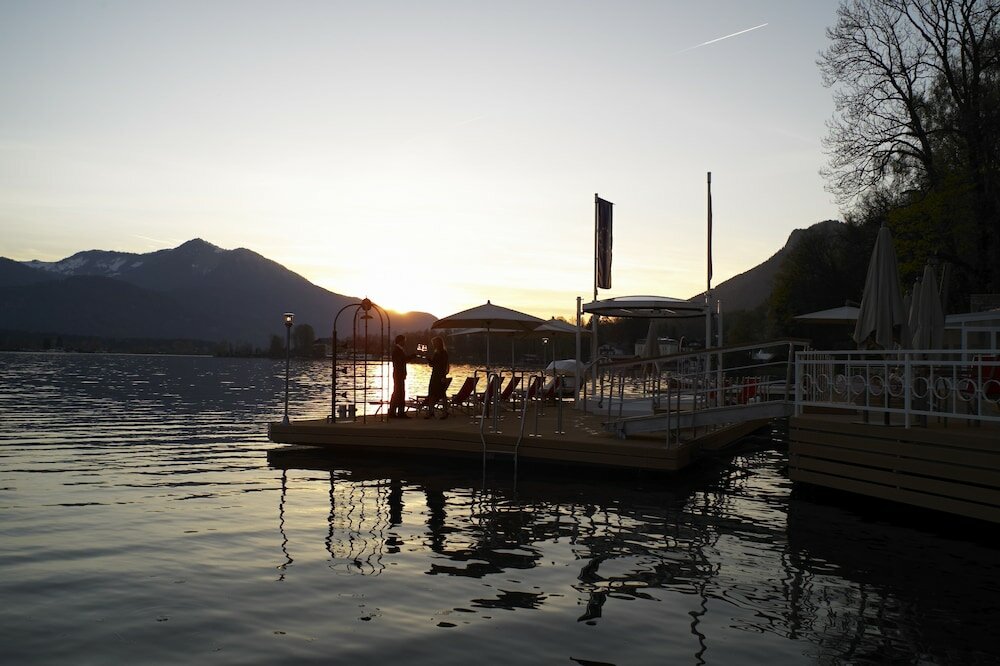 Фото Romantik Residenz Ferienwohnungen Hotel Im Weissen Rössl