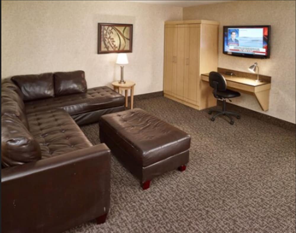 Фото LivINN Hotel Minneapolis North Fridley