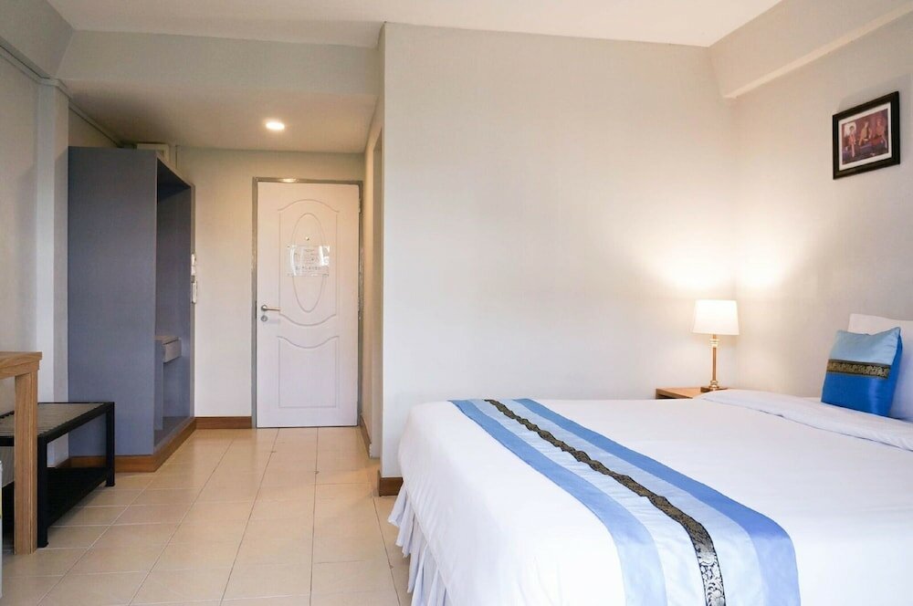 Фото Ratana Hotel