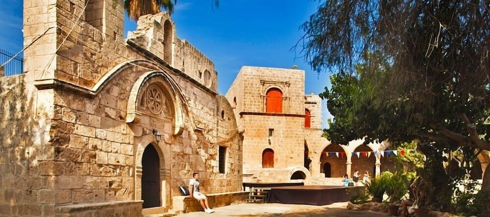 Фото Napa Mermaid Hotel & Suites