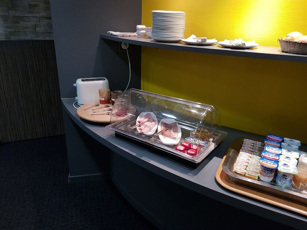 Фото Logis Hôtel À La Bonne Auberge