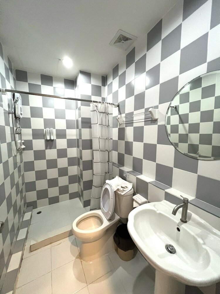 Фото My Friends's House 2