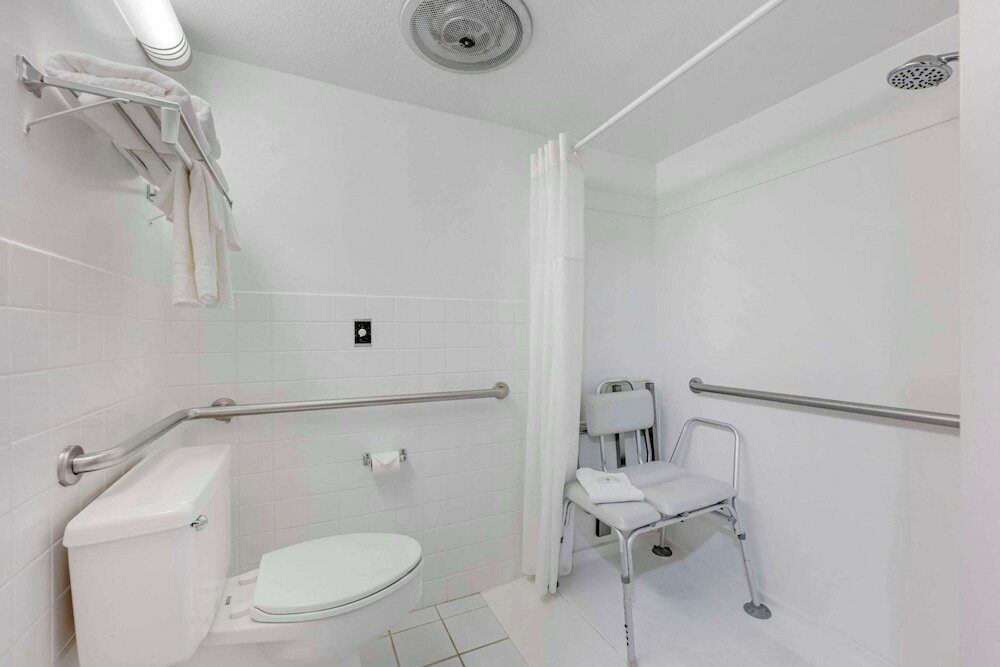 Фото Quality Inn & Suites