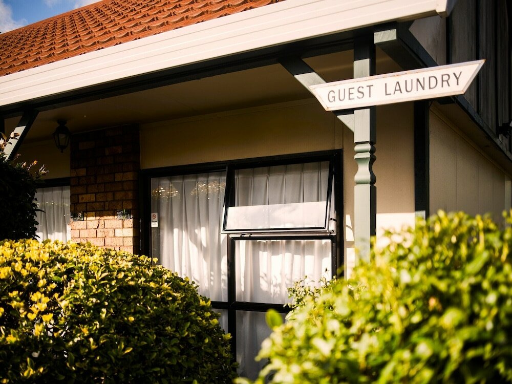 Фото Tudor Court Motor Lodge