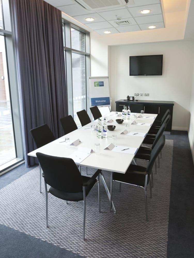 Фото Holiday Inn Express Manchester City Centre - Arena