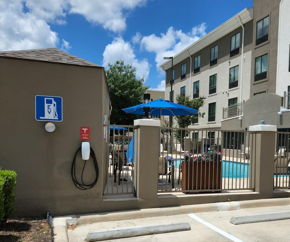 Фото Holiday Inn Express Hotel & Suites Near Seaworld, an Ihg Hotel