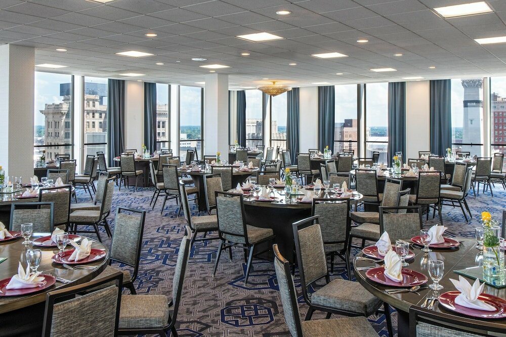 Фото Sheraton Indianapolis City Centre Hotel