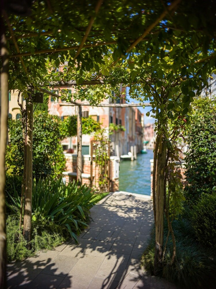 Фото Madama garden retreat