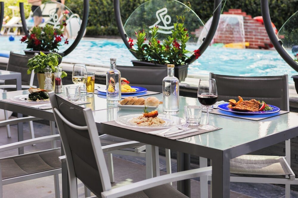 Фото IH Hotels Milano Lorenteggio