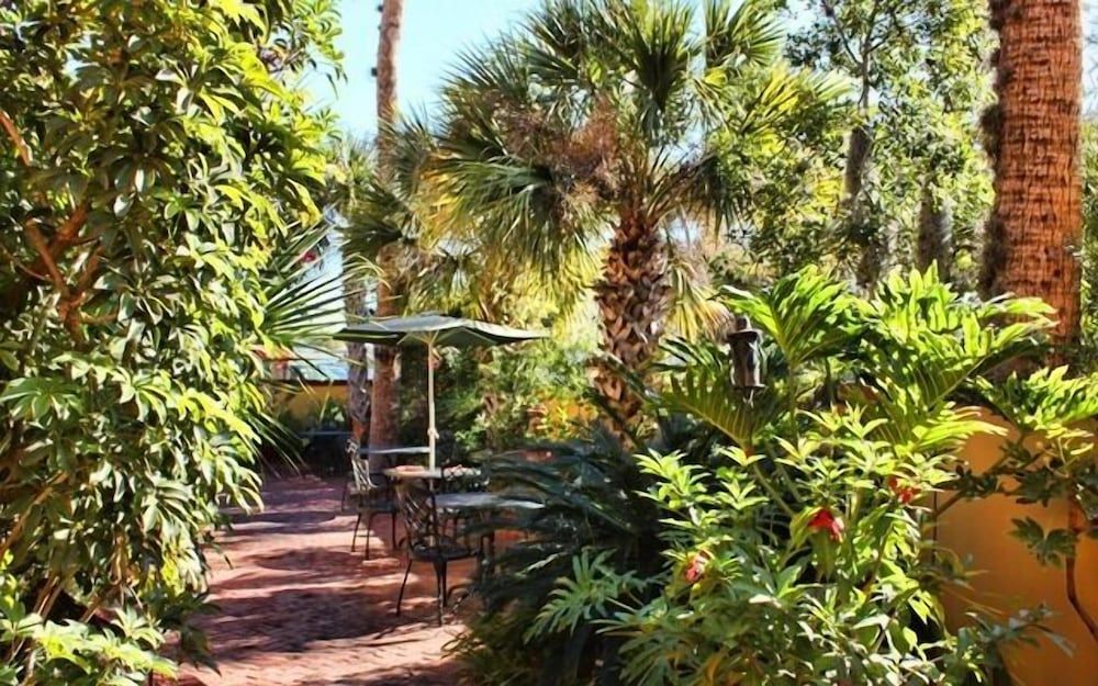 Фото Old City House Inn and Restaurant