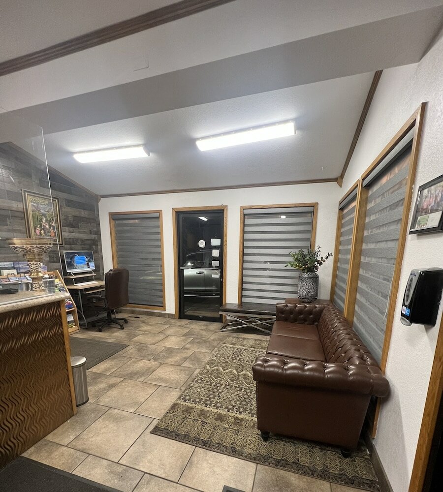 Фото Cedarwood Inn of Ashland