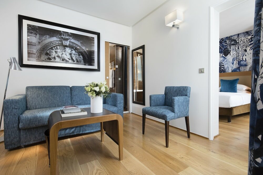 Фото Le Six Paris Hôtel & Spa