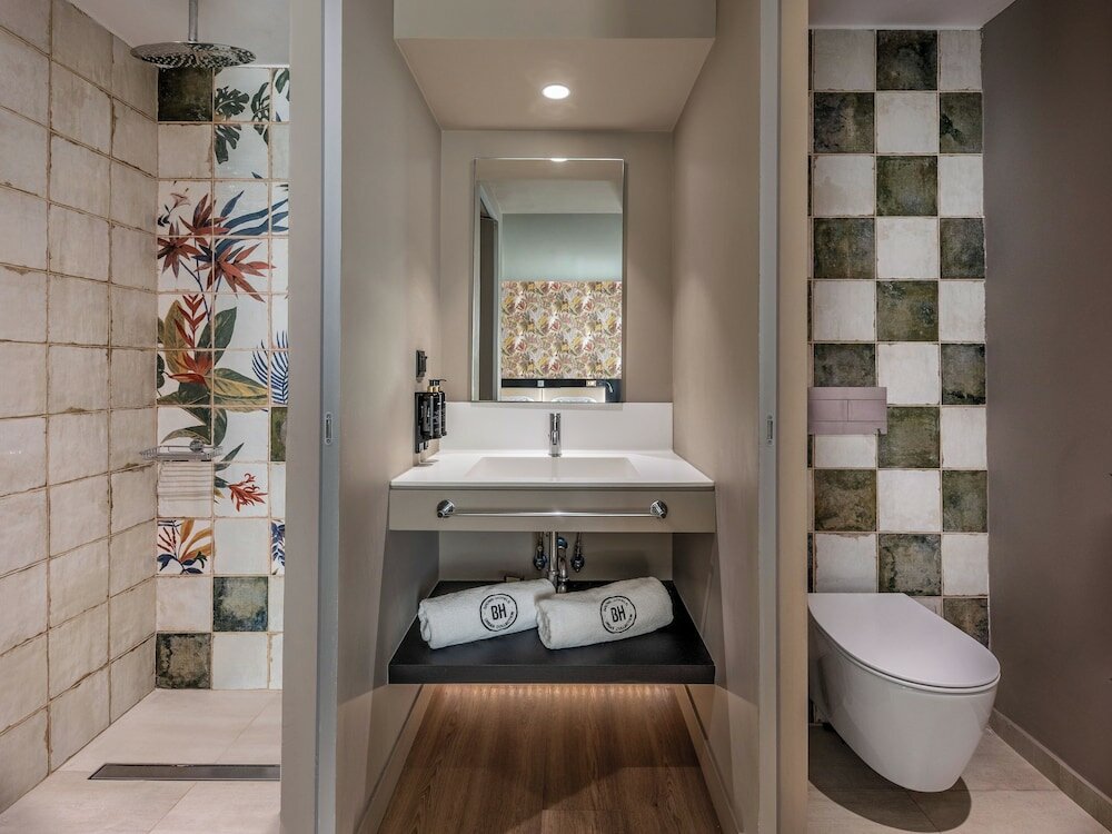 Фото Casual Kubic Athens Hotel