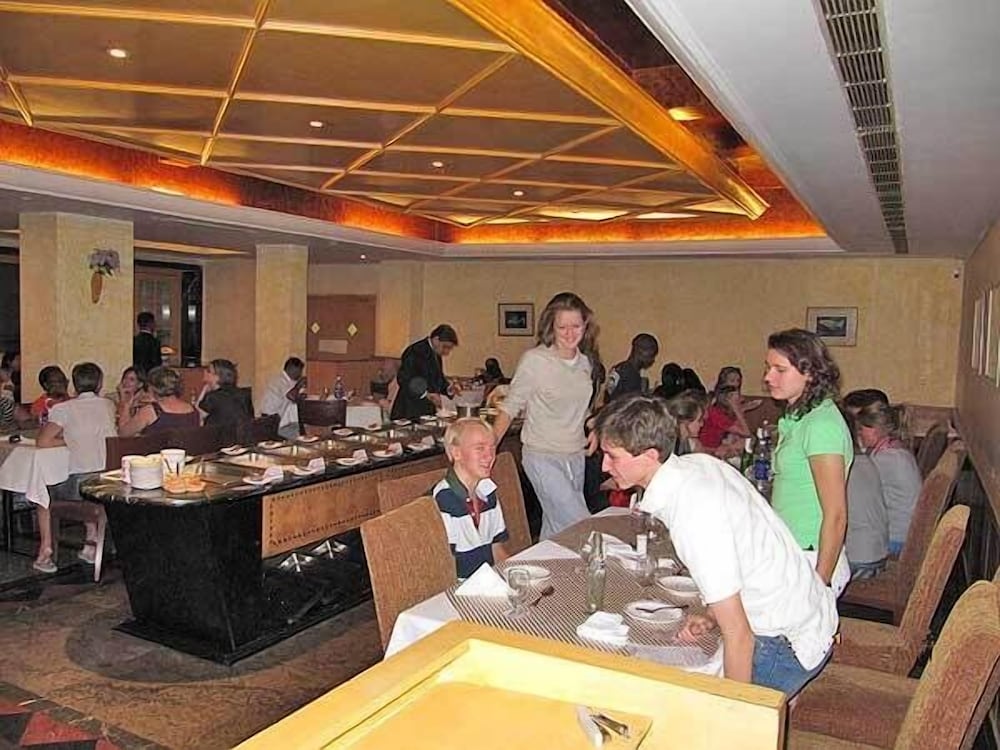 Фото Hotel Ritz Plaza