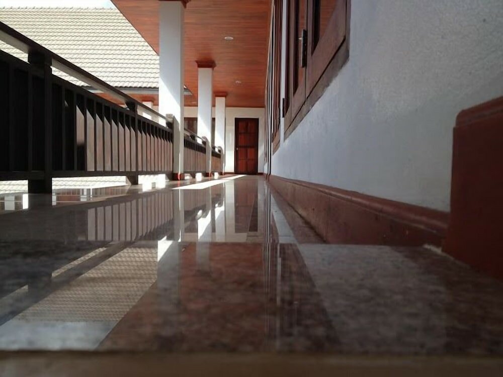 Фото Chalouvanh Hotel