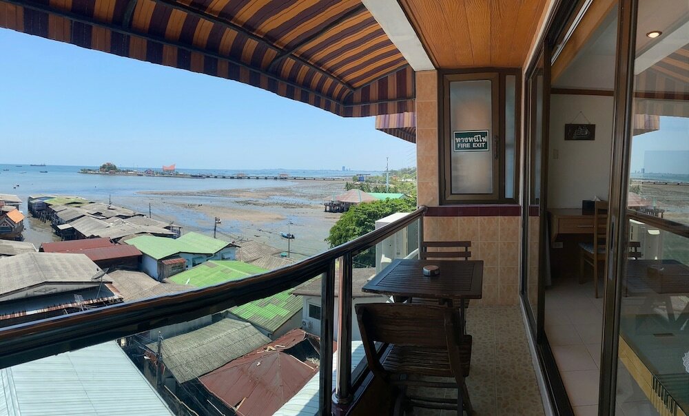 Фото Seaview Hotel Sriracha