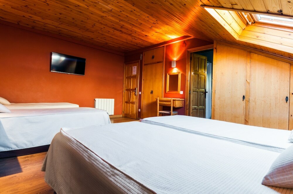 Фото Hotel Esquirol