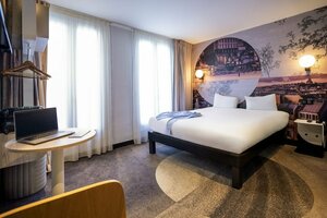 Modern Hôtel Montmartre (18e Arrondissement, Rue Forest, 3), hotel