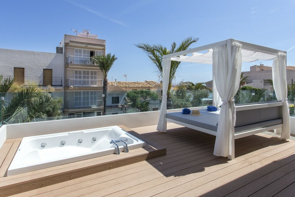 Фото Llaut Boutique Hotel