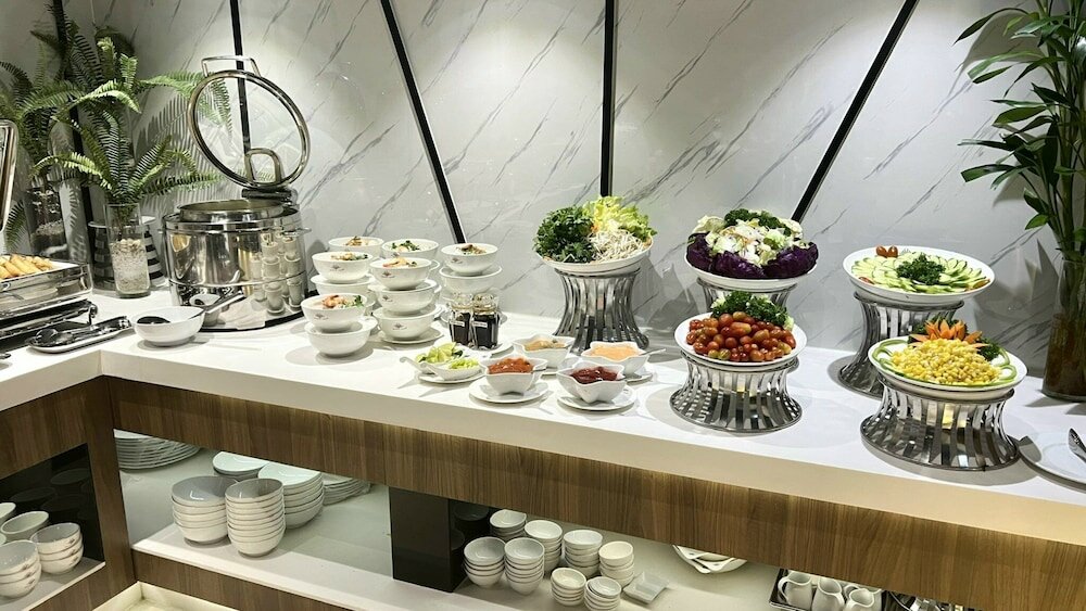 Фото Queen Ann Hotel