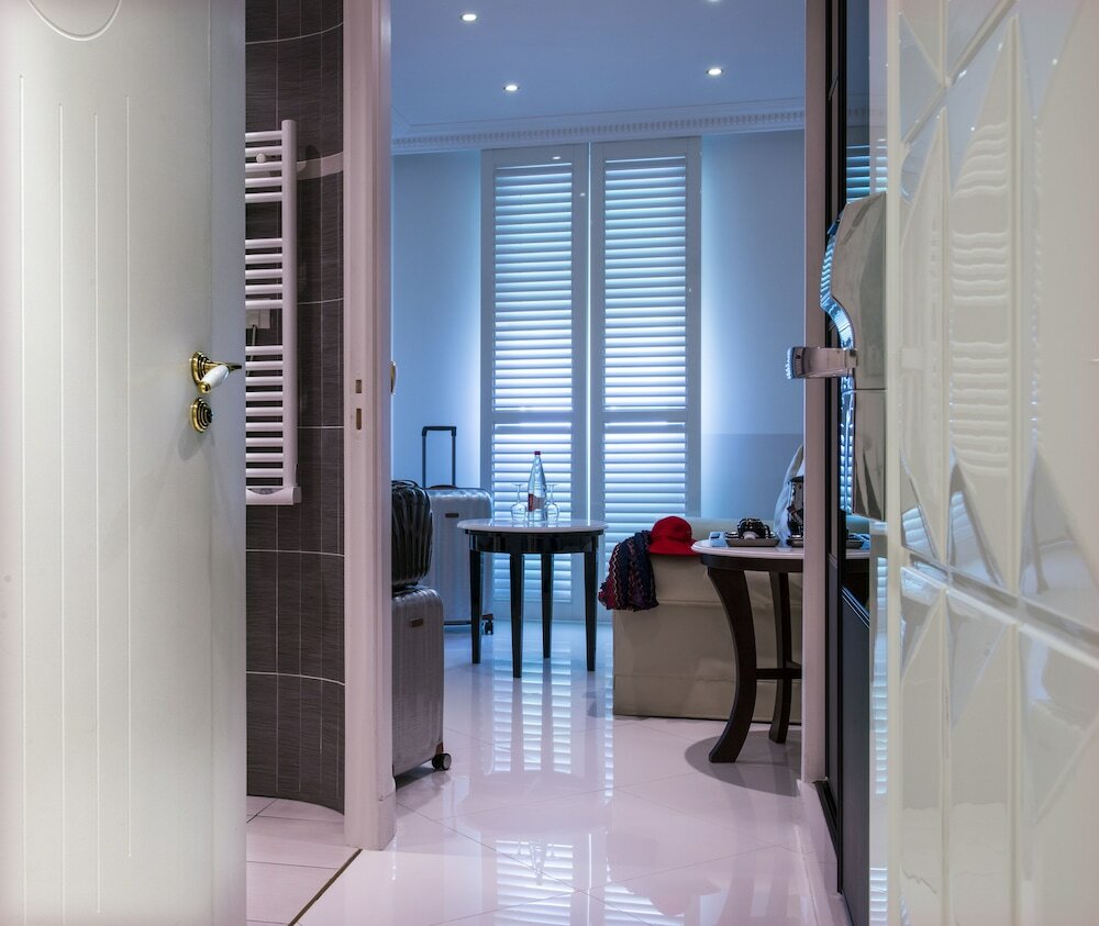 Фото Aston La Scala